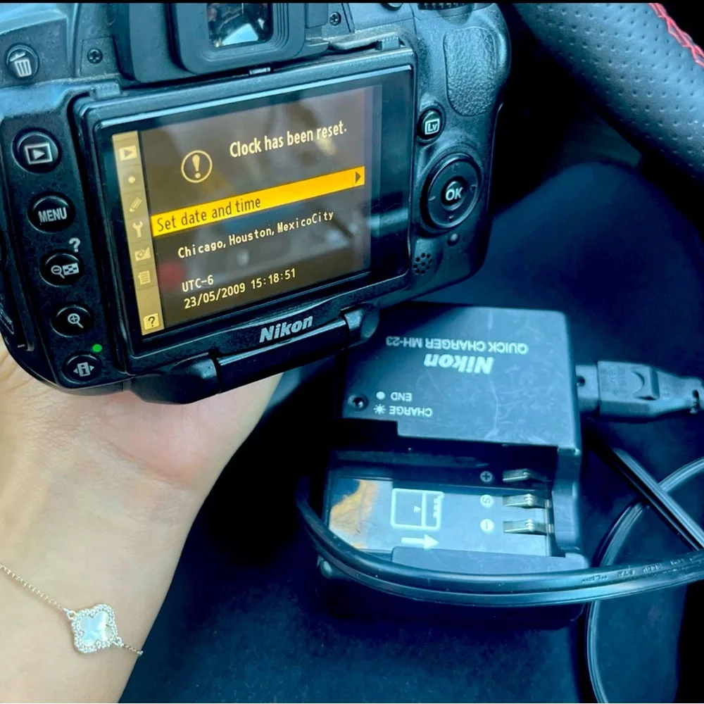 Nikon DX Camera - AF-S Nikkor 18-55mm